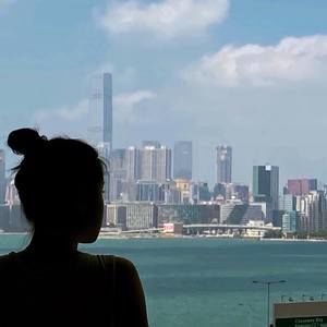 Meet your Posher, Gloria